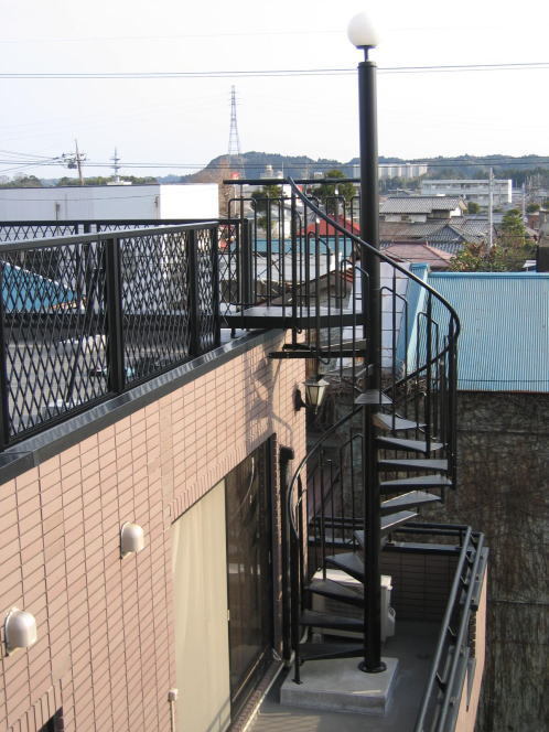 螺旋階段_2Fバルコニーから屋上へ.jpg