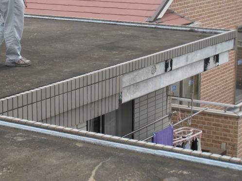 千葉県富里市のK様邸_外壁タイル補修前.jpg