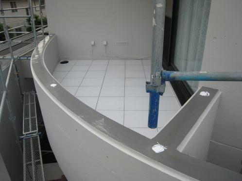 2階バルコニー防水後 床タイル施工後.jpg