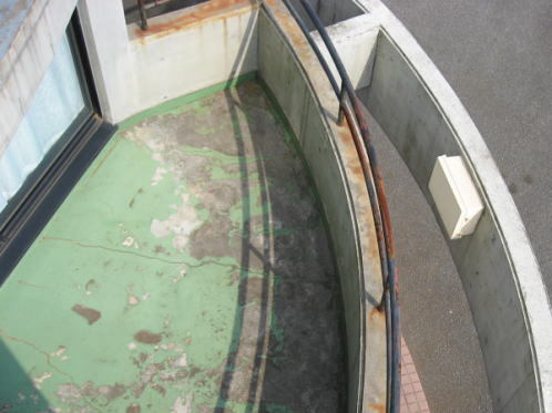 施工前の2階バルコニー.jpg